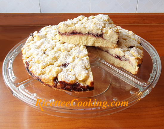 Torta sbriciolata all'olio con marmellata